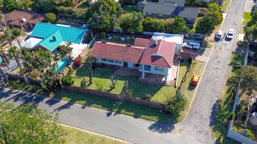 5 Bedroom Property for Sale in Gonubie Eastern Cape